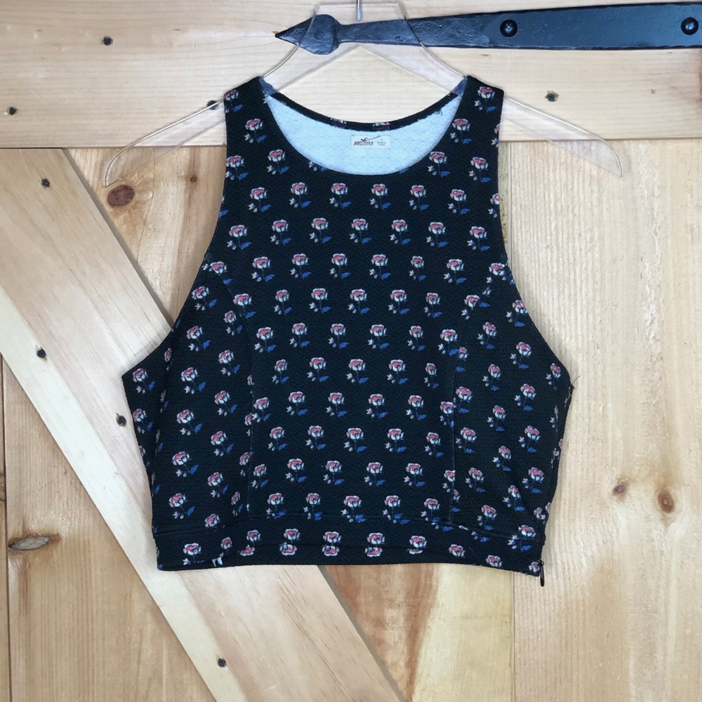 holister | knit crop top in black floral - Picture 5 of 5